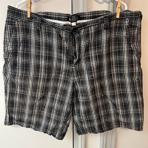 Apt 9 black plaid shorts size 40